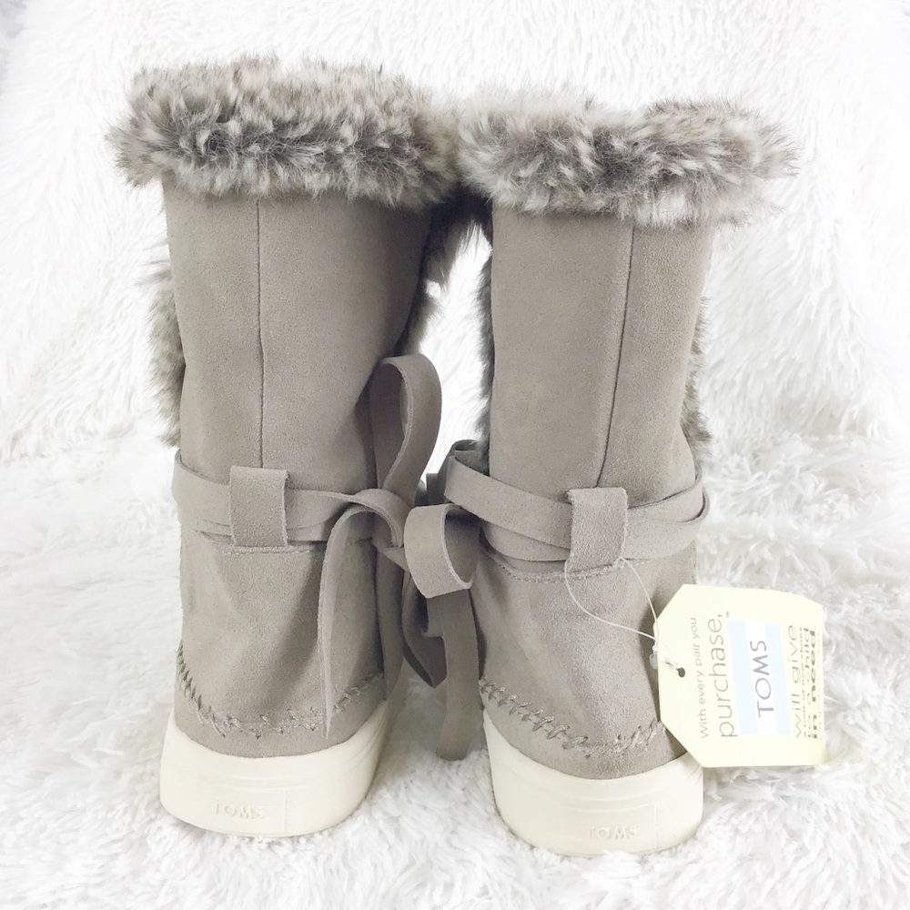 NWT, Toms taupe suede fur Vista boots - Picture 5 of 8